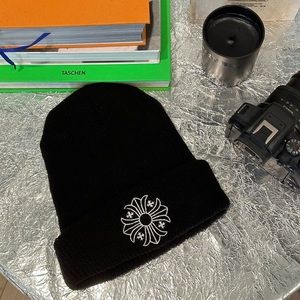 CHROME HEARTS BLK PLUS CROSS BEANIE